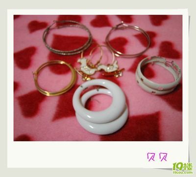 练习拍照技术,随便拍了点我的小饰物貌似技术进步点..随便看看